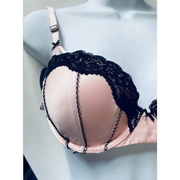 Victoria's Secret  Sexy  Push - Up Bra - Picture 2 of 4